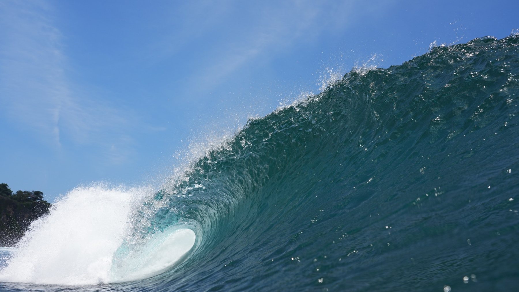 A wave about to break in Bali